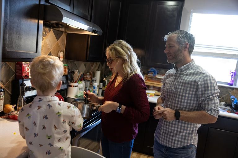 تأجير الأرحام