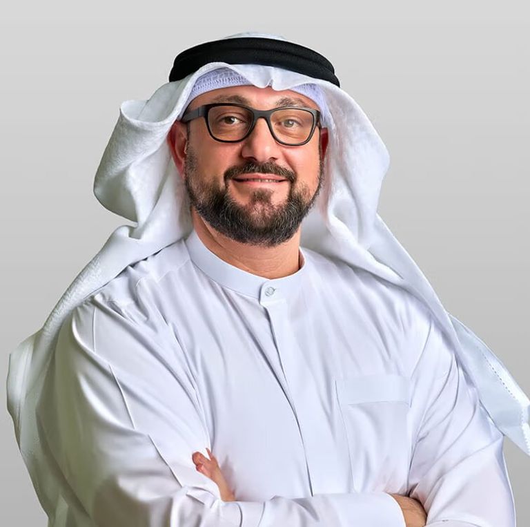 محمد جميل الرمحي الإمارات تضع حجر الأساس لأكبر مشروع طاقة متجددة في العالم