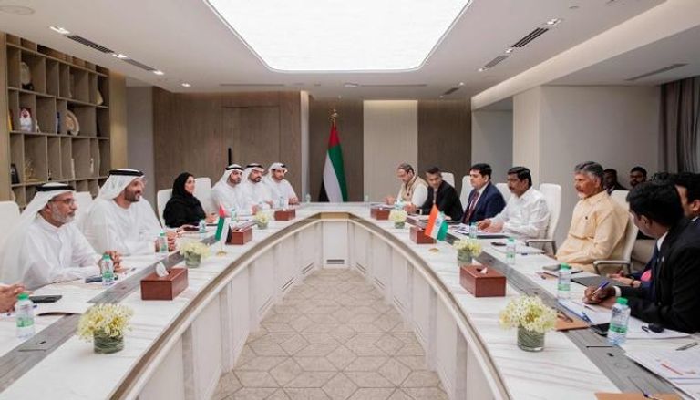 لقاء جمع عبدالله بن طوق ورئيس وزراء «أندرا براديش» الهندية