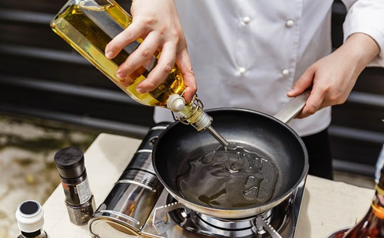 اختيار زيت الطهي المناسب من الموضوعات المثيرة للجدل