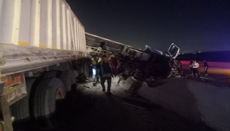 حادث سير طريق السويس بمصر حادث سير طريق السويس بمصر