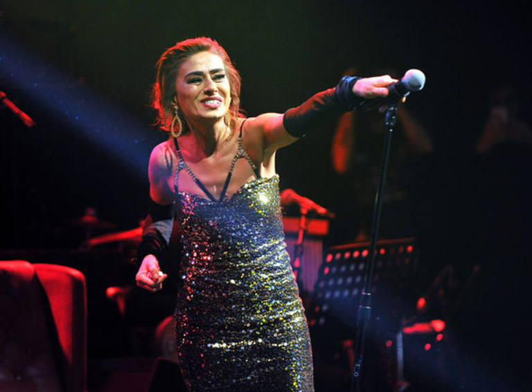 المغنية يلديز طلبه 