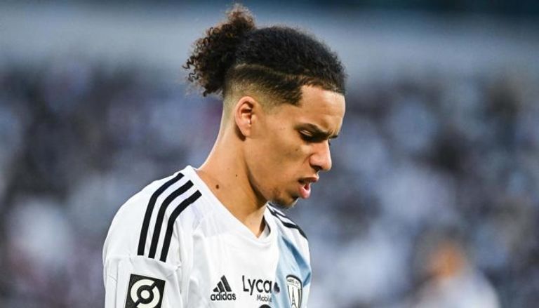 قبال نجم باريس إف سي