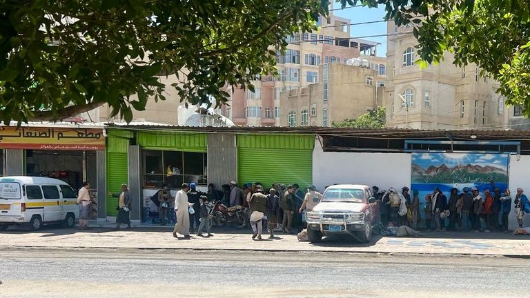 الحوثي يدفع اليمن إلى حافة الجوع