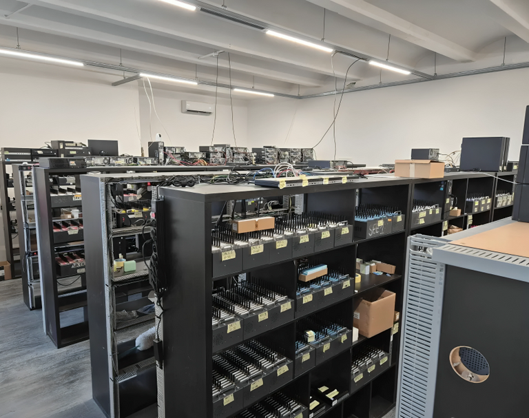 تفكيك شبكة SIMCARTEL