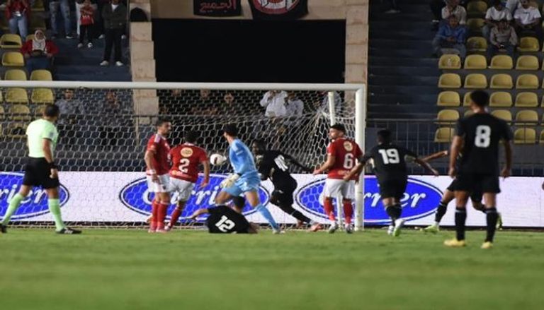 من مباراة الأهلي ضد بتروجيت