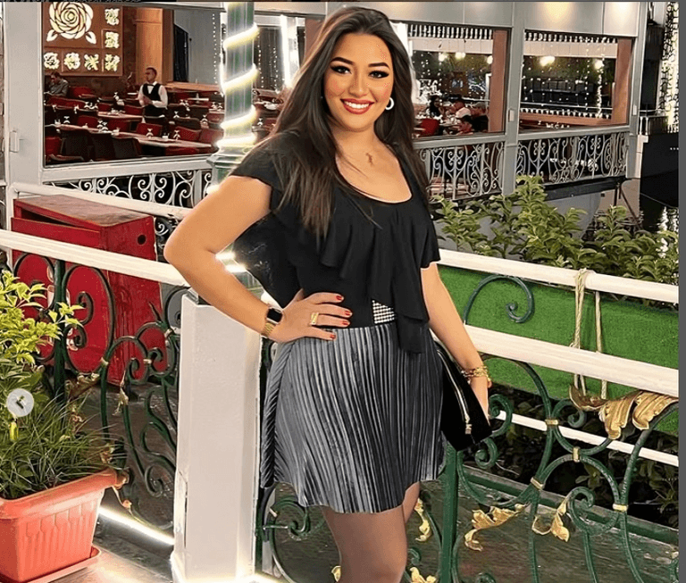 الفنانة الشعبية رحمة محسن الفنانة الشعبية رحمة محسن