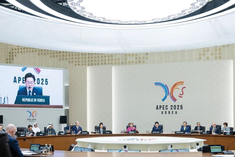  الشيخ خالد بن محمد بن زايد آل نهيان