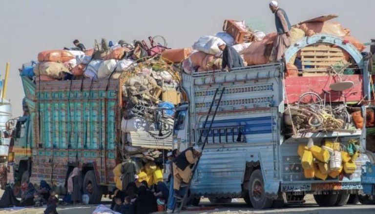 لاجئون أفغان قرب حدود باكستان