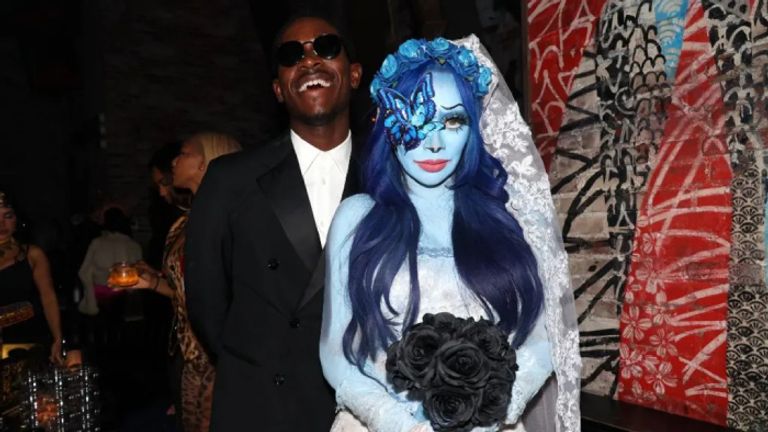 إطلالات مشاهير هوليوود في الهالوين 2025 إطلالات مشاهير هوليوود في الهالوين 2025