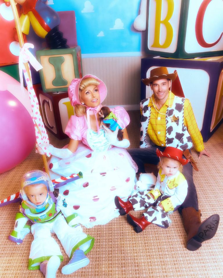 إطلالات مشاهير هوليوود في الهالوين 2025 إطلالات مشاهير هوليوود في الهالوين 2025