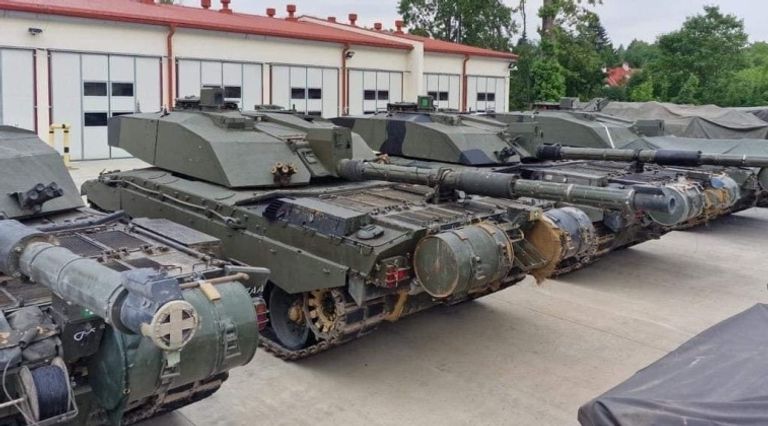 دبابة تشالنجر 2 بريطانية