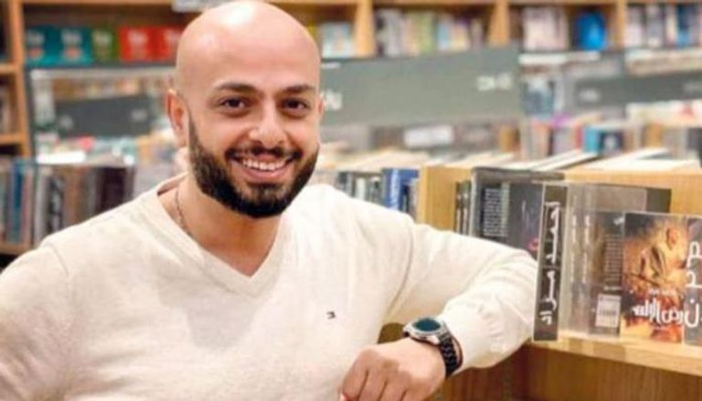 الكاتب أحمد مراد 