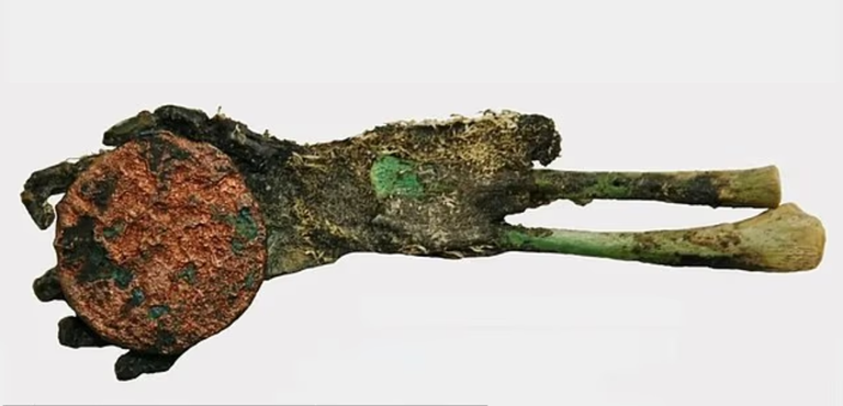 المومياء الخضراء الغامضة