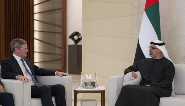 الشيخ خالد بن محمد بن زايد آل نهيان وريان ماكينيرني - وام