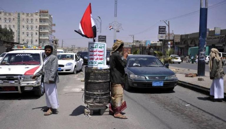 الحوثي يفاقم الأزمة الاقتصادية في اليمن