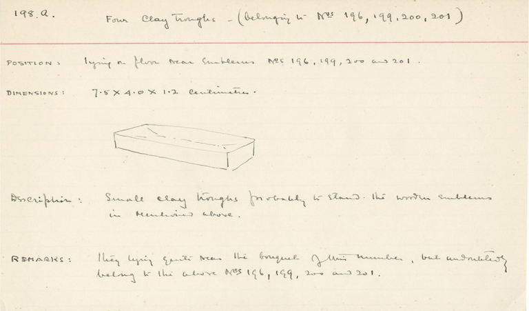 صواني الطين بمقبرة الملك "توت"