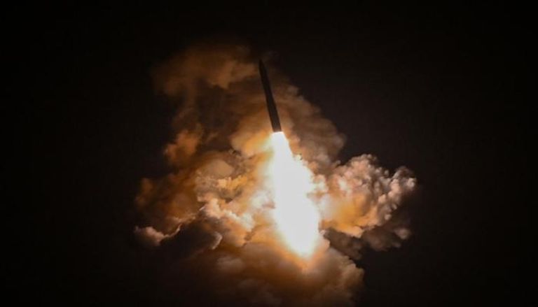 إطلاق صاروخ مينيوتمان خلال اختبار تشغيلي في قاعدة فاندنبرغ