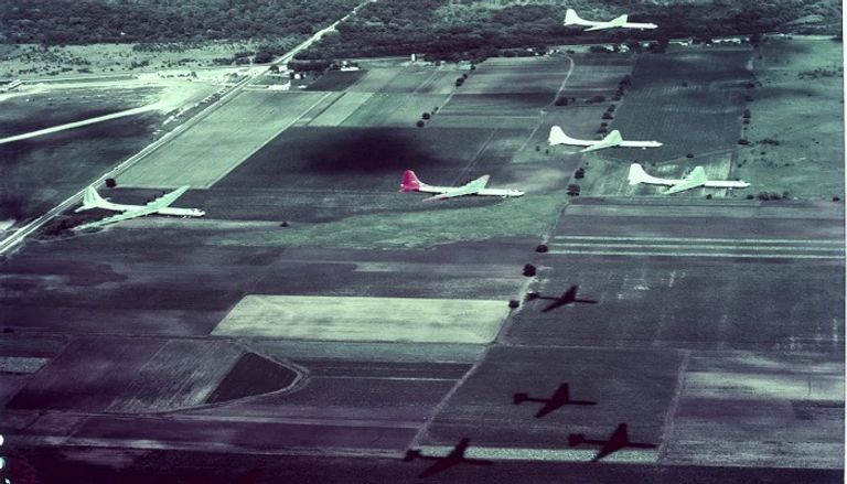 قاذفات بي-36