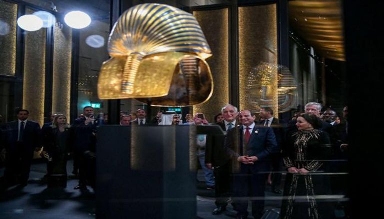 نقل قناع توت عنخ آمون إلى المتحف المصري الكبير