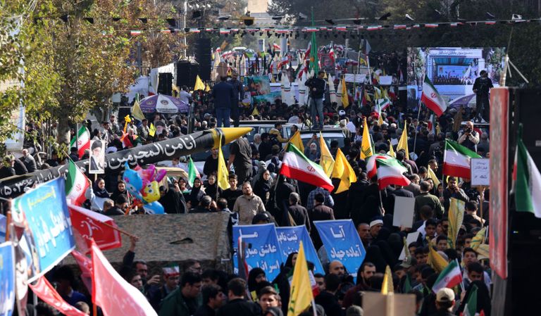 مشاركون في ذكرى اقتحام السفارة الأمريكية بطهران