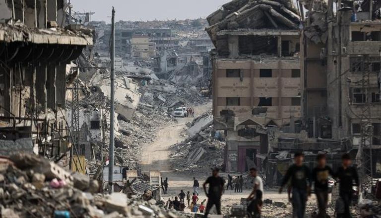 منازل مهدمة جراء الغارات الإسرائيلية على غزة