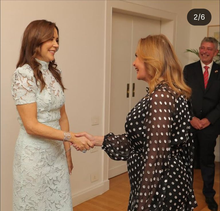 يسرا وملكة الدنمارك