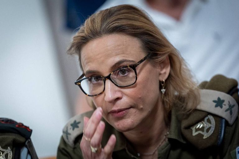 عمليات البحث عن الهاتف متواصلة في البحر