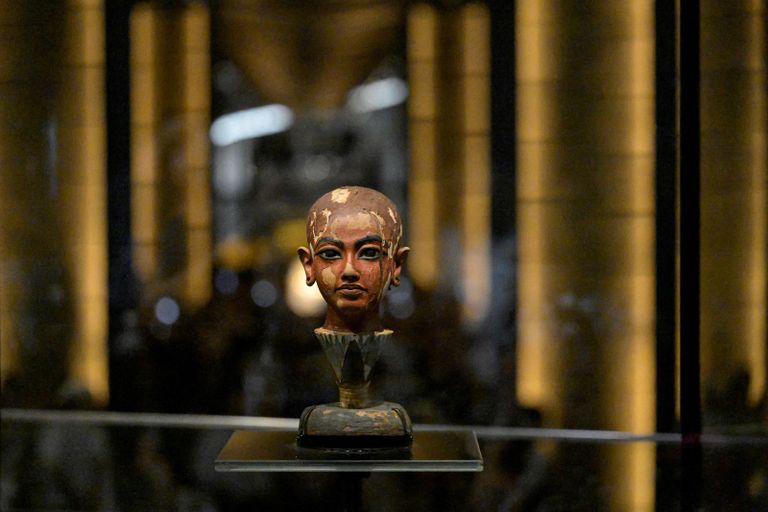 عرض مقتنيات توت عنخ آمون