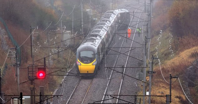 فوضى في شبكة السكك الحديدية في إنجلترا فوضى في شبكة السكك الحديدية في إنجلترا