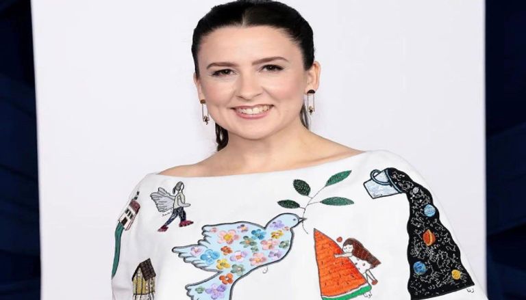 إطلالة مس رايتشل بتوقيع أطفال غزة إطلالة مس رايتشل بتوقيع أطفال غزة