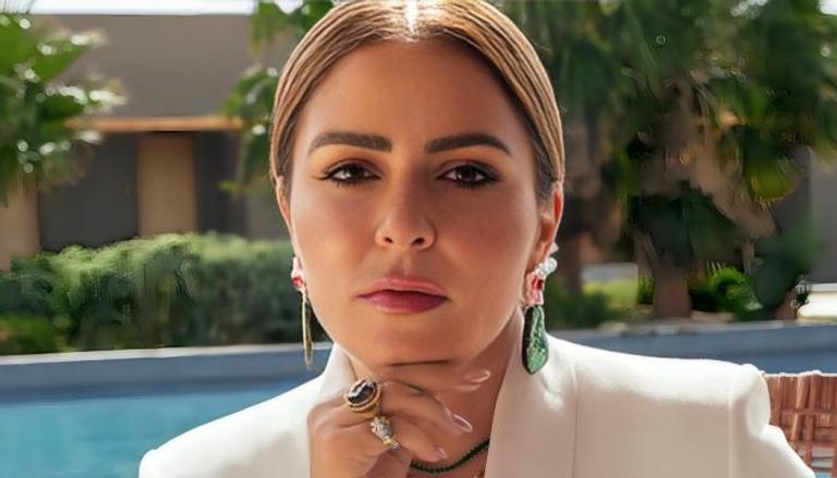 الإعلامية مها الصغير 