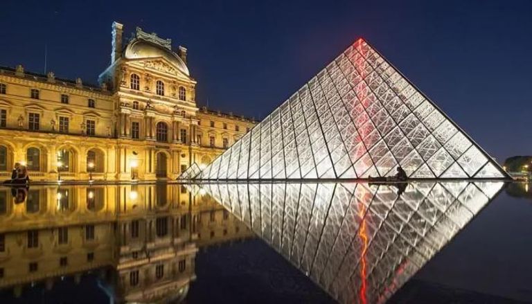 متحف اللوفر - أرشيفية