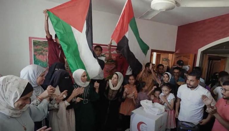 "الفارس الشهم" تشارك متفوقي الثانوية وذويهم فرحة النجاح