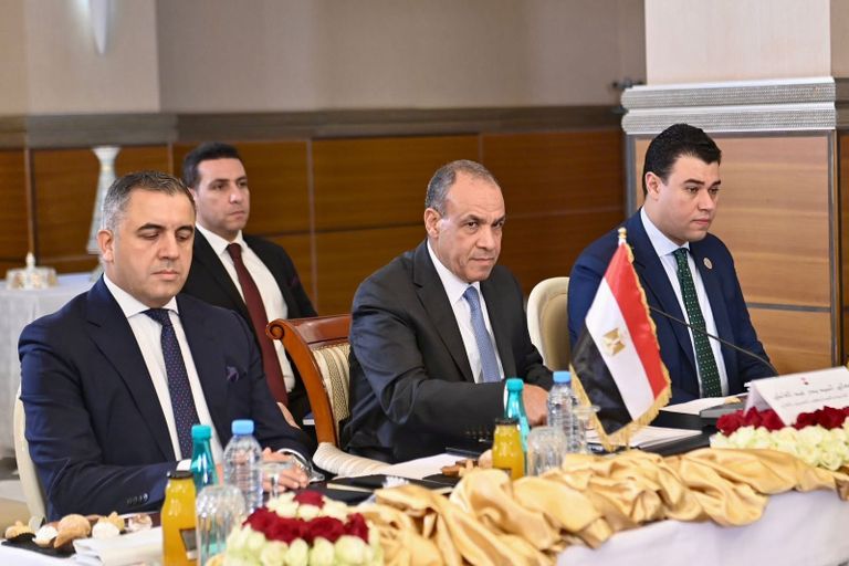 جانب من اجتماع الآلية الثلاثية في الجزائر