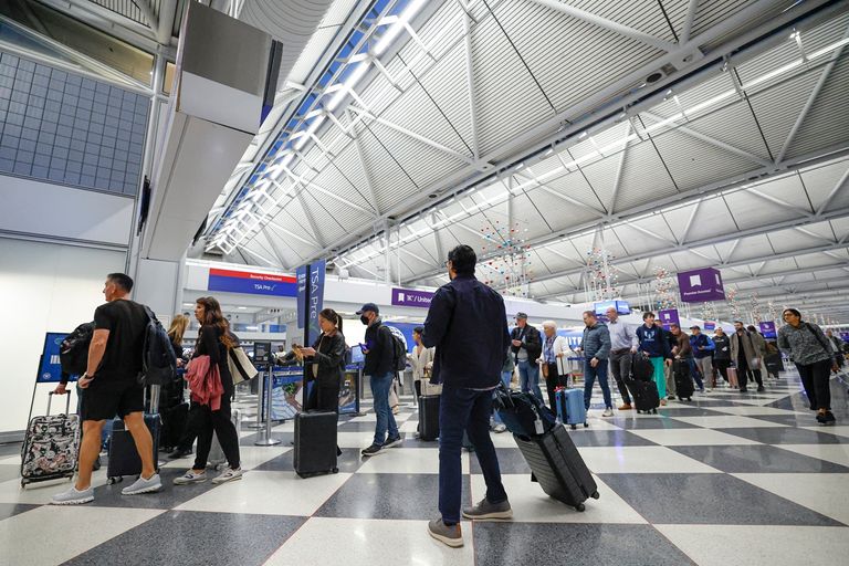 فوضى في مطارات الولايات المتحدة - أ ف ب فوضى في مطارات الولايات المتحدة - أ ف ب