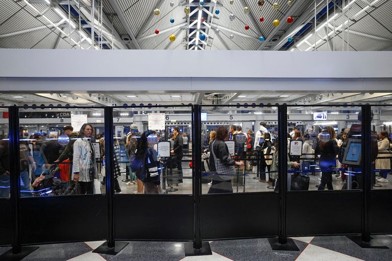 فوضى في مطارات الولايات المتحدة - أ ف ب فوضى في مطارات الولايات المتحدة - أ ف ب