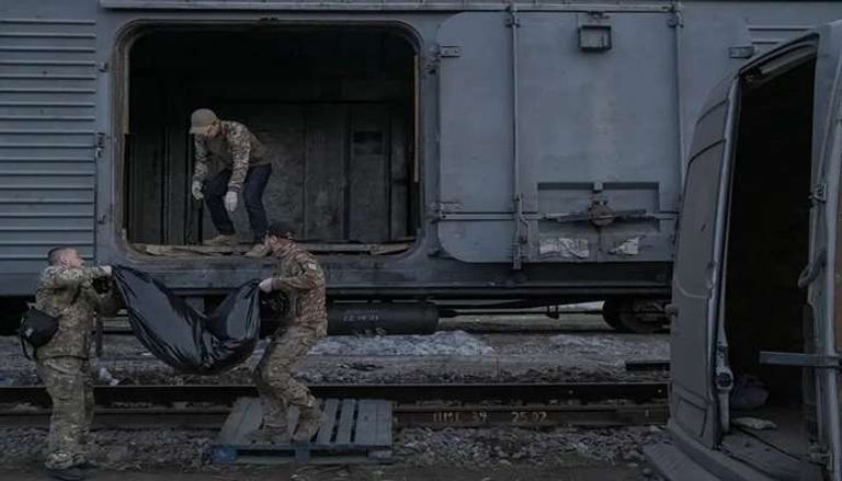 جندي أوكراني خلال اشتباكات في مدينة بوكروفسك