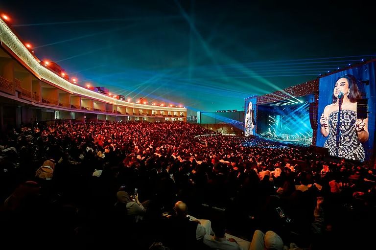 أنغام تشعل موسم الرياض