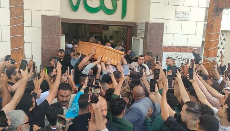 جنازة والد محمد رمضان