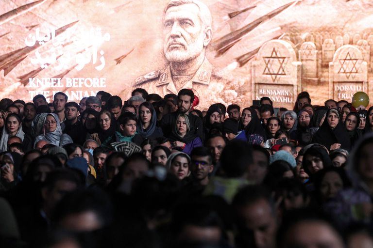 النصب التذكاري الجديد في طهران