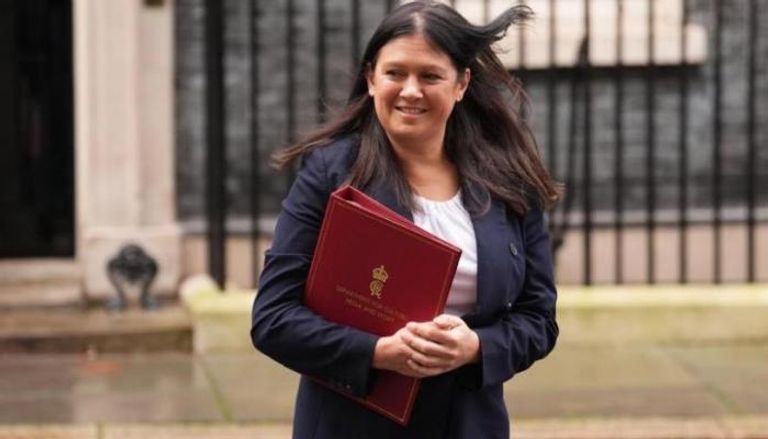  وزيرة الثقافة والإعلام والرياضة، ليزا ناندي