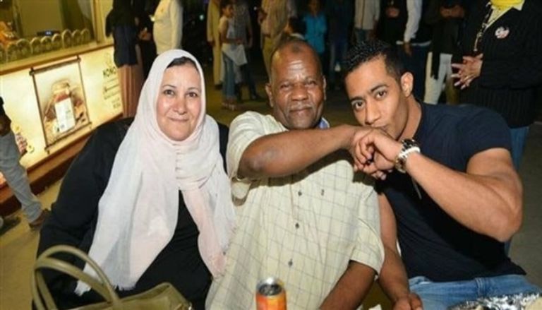 تفاصيل عزاء والد محمد رمضان تفاصيل عزاء والد محمد رمضان