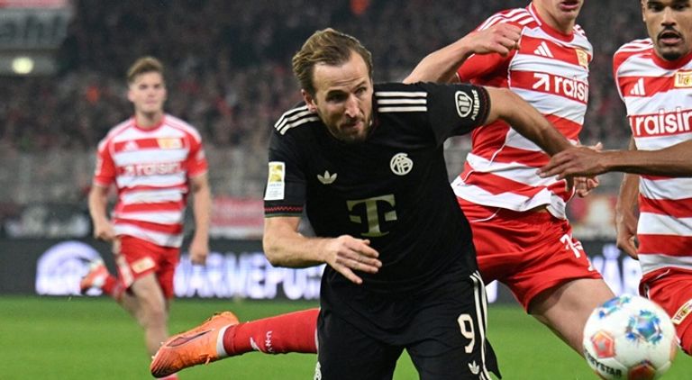 هاري كين إيرلينغ هالاند مهاجم مانشستر سيتي