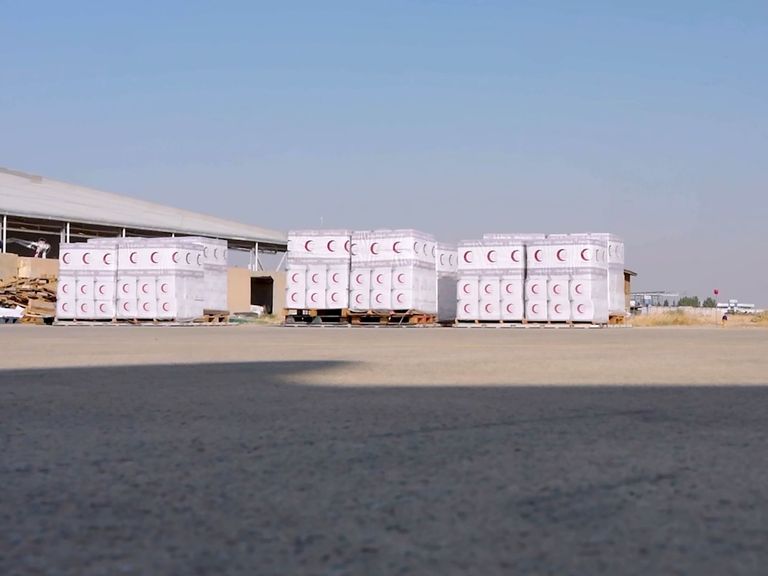 طائرة مساعدات لضحايا زلزال أفغانستان