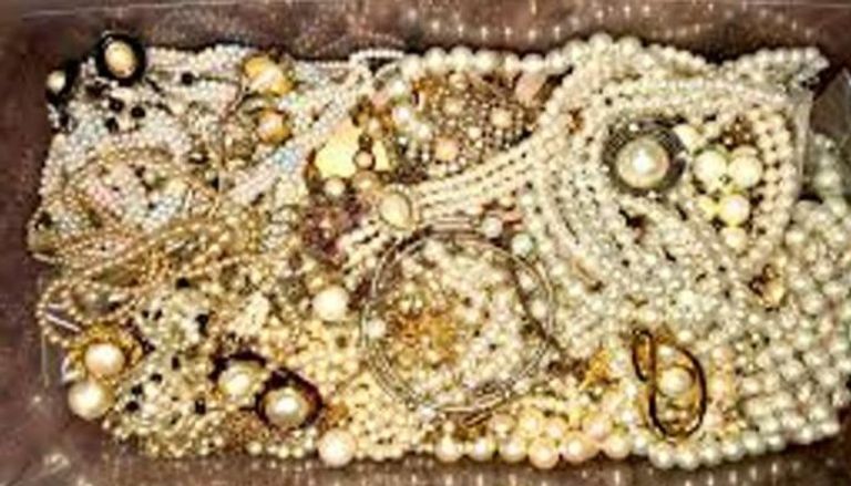 مشغولات ذهبية - أرشيفية