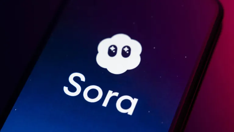 "سورا" على منصتي "أندرويد" و "آي أو إس"