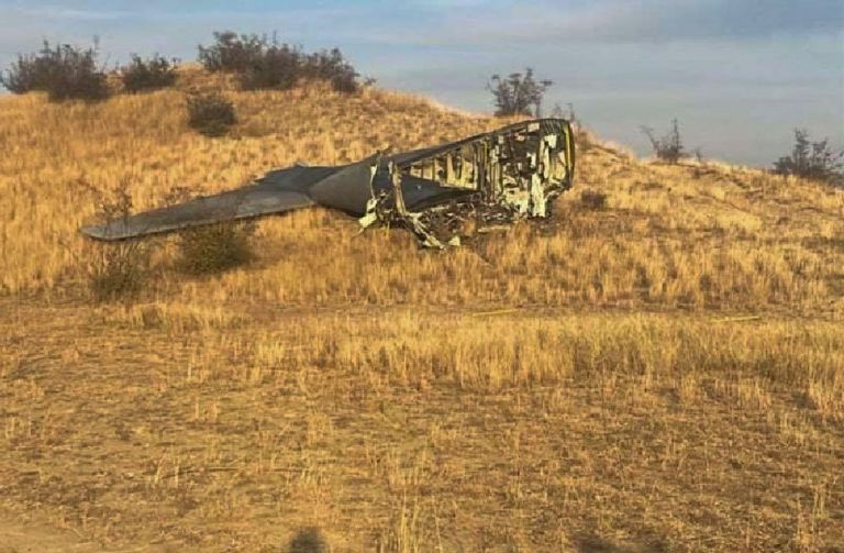 جانب من حطام الطائرة