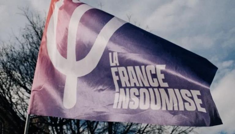 راية حزب «فرنسا الأبية» 