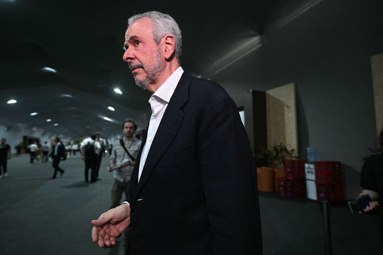 أندريه أرنا كوريا دو لاغو